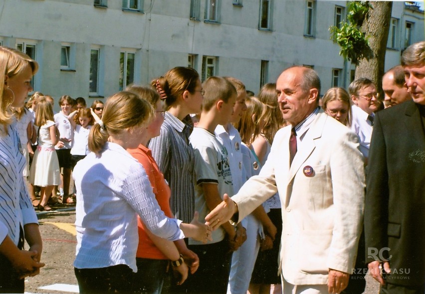 Kronika Szkoły Podstawowej nr 3 w Obornikach w latach 1981-2012