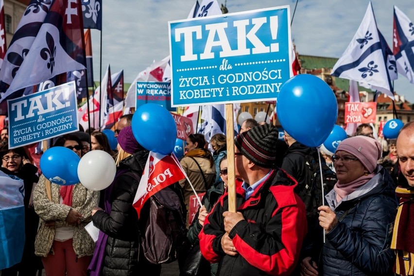 W Polsce od lat toczy się dyskusja na temat aborcji. W...