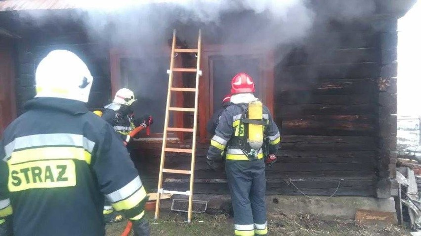 Tragedia w Jangrocie. W pożarze domu zginął 46-latek [ZDJĘCIA]