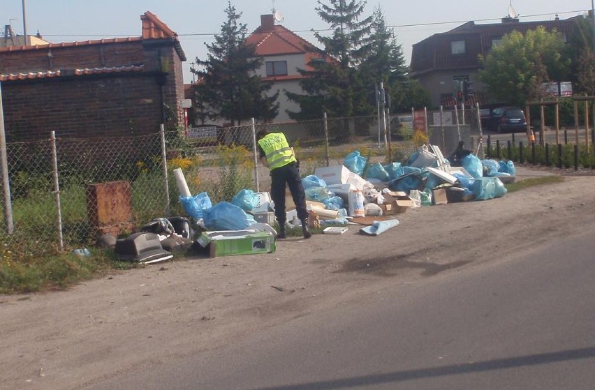 Góra śmieci na Podolanach. Straż Miejska szuka winnych