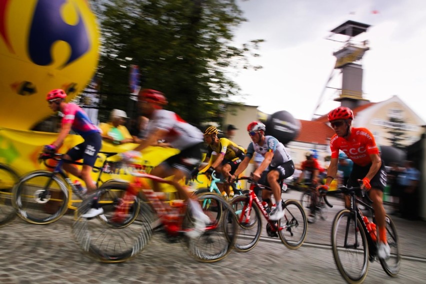 Kolarze ruszyli na trasę 5. etapu Tour de Pologne