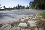 Kraków. Mieszkańcy Grębałowa skarżą się, że przejścia dla pieszych i drogi są źle zabezpieczone
