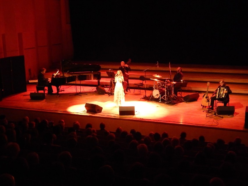 Dorota Lanton zaśpiewała francuskie piosenki o miłości w Filharmonii Opolskiej [wideo, zdjęcia]