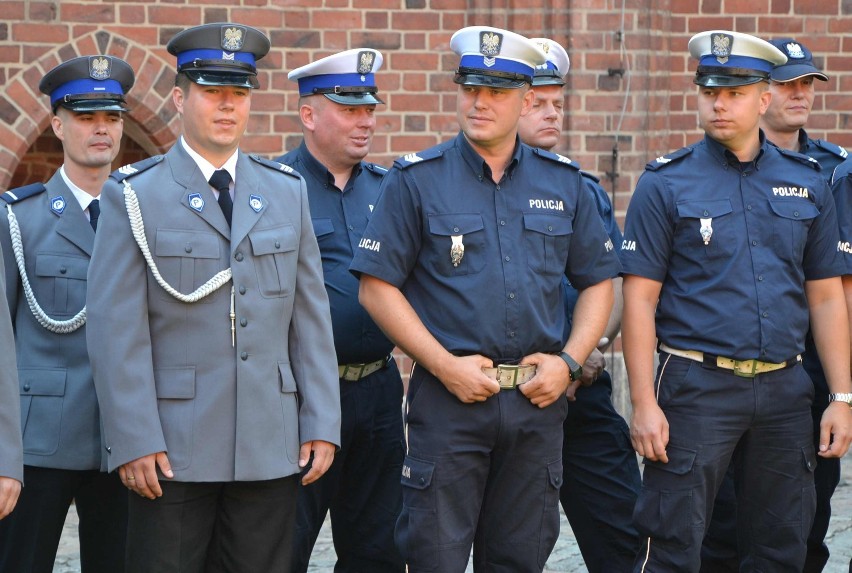 Święto policji w malborskim zamku. Funkcjonariusze odebrali odznaczenia i awanse