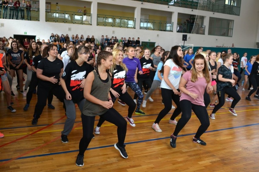 Energetyczny Maraton Fitness w kieleckim Liceum (WIDEO, ZDJĘCIA)