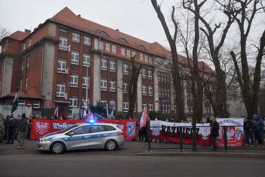 Marsz zwycięstwa przeszedł ulicami Gniezna. Uczestnicy...