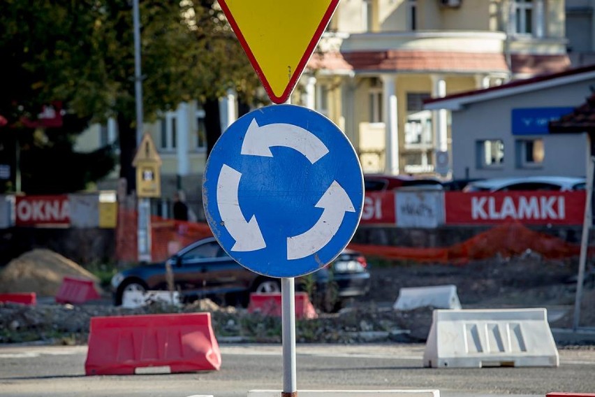 Obwodnica Wałbrzycha: ważne zmiany! Znów  jest rondo przy ulicy Mazowieckiej, ale kierowcy jeżdżą na pamięć