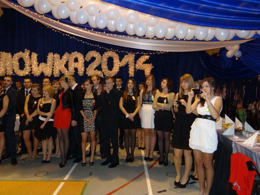 Studniówka Radomsko 2014: Studniówka w ZSDiOŚ (drzewniak) w...