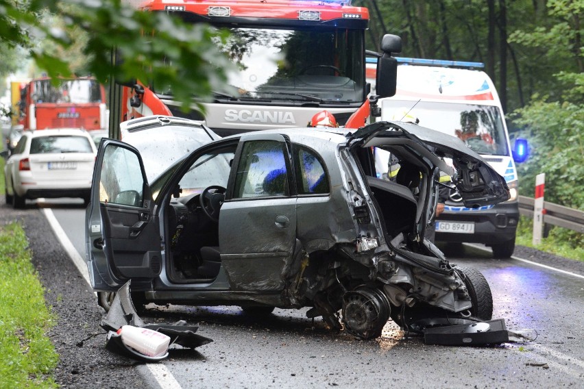 Wypadek na DK 55 pod Grudziądzem. Trzy osoby w szpitalu [wideo, zdjęcia]