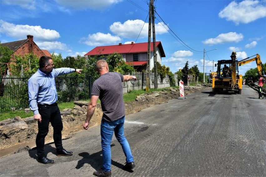 Gmina Kotla: Trwa remont powiatowej drogi między Kotlą a wsią Kozie Doły. Kiedy koniec utrudnień?