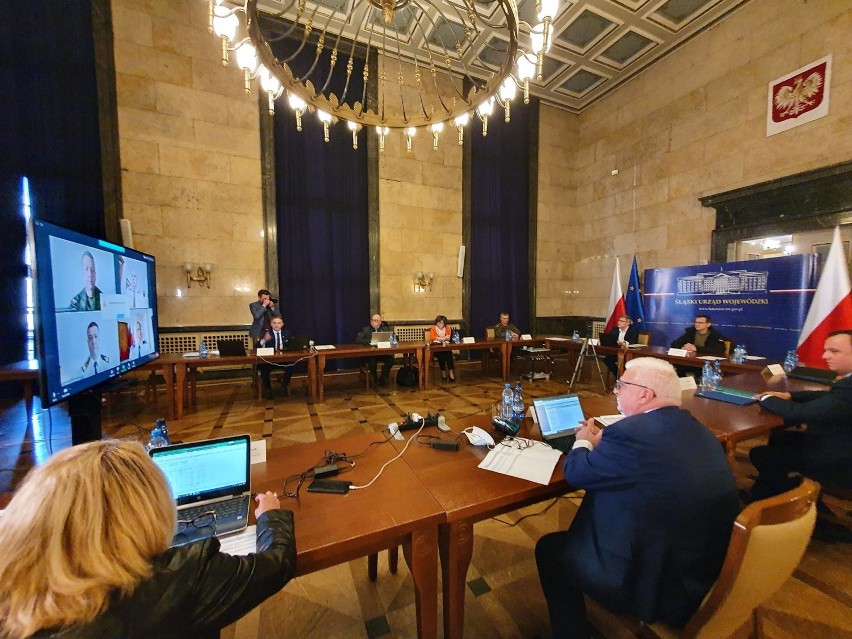 Premier Morawiecki: Od początku przyszłego tygodnia ruszają kopalnie ZDJĘCIA