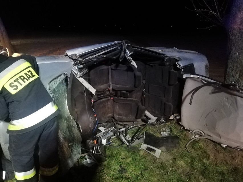 Słomków Suchy. 20-latek w stanie ciężkim, poszukiwany kierowca drugiego pojazdu[FOTO]