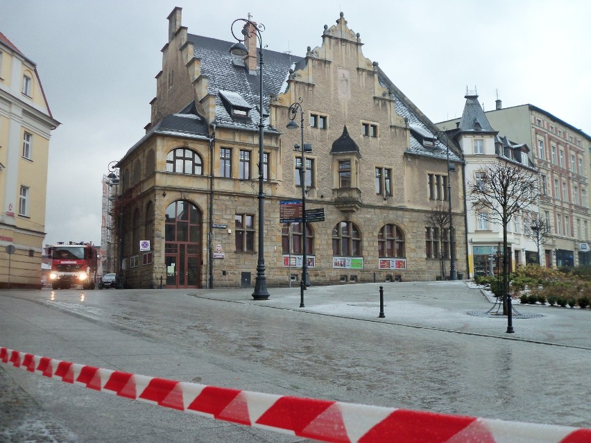 Alarm bombowy w centrum Wałbrzycha. Pracownicy prokuratury...