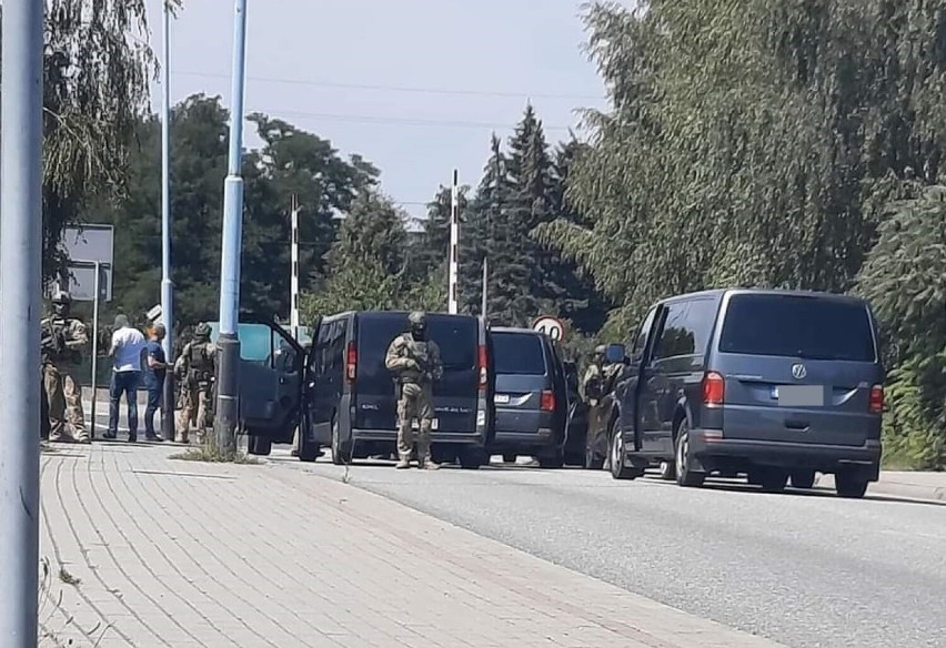 Policyjny antyterroryści dokonali brawurowego zatrzymania na ulicy Jasła [ZDJĘCIA]