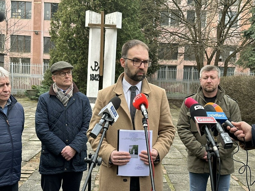 Pomnik Pomordowanych Pracowników Fabryki Broni w Radomiu doczeka się remontu. Miasto dostało dofinansowanie z Ministerstwa Kultury