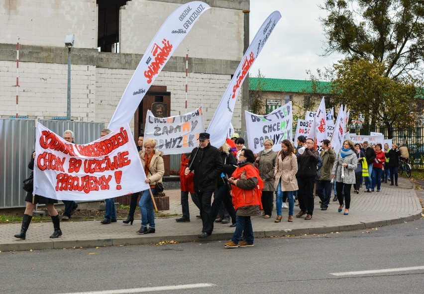 Pracownicy pomocy społecznej protestowali w Grudziądzu [zdjęcia, wideo]