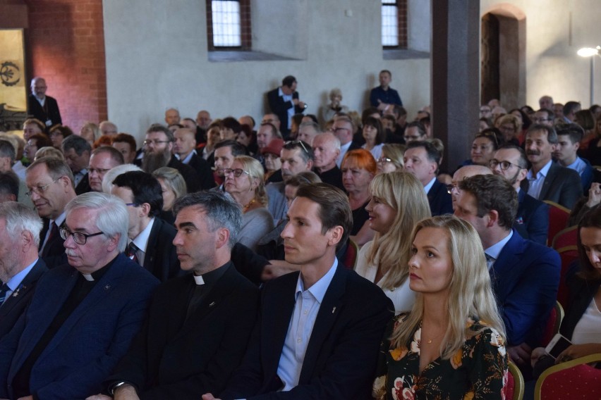 Malbork. Wystawa o zakonie krzyżackim już otwarta z udziałem wiceministra kultury i wielkiego mistrza [ZDJĘCIA]