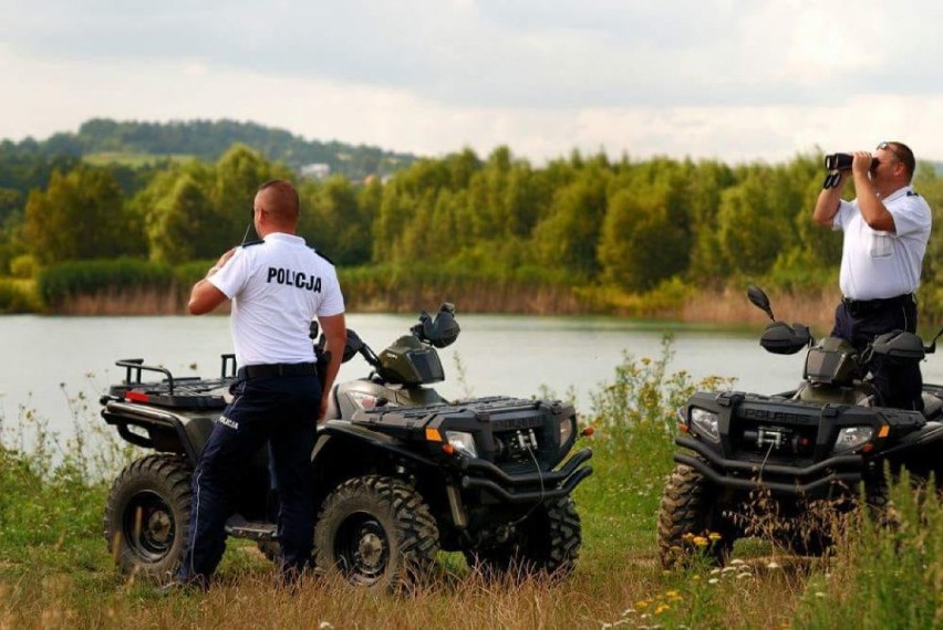 Przemyscy policjanci dbają o bezpieczeństwo wypoczywających nad wodą