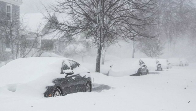Do poniedziałku 4 grudnia, prognozuje się silne opady śniegu i niekorzystne warunki atmosferyczne na Śląsku.