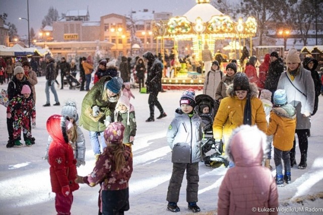 Jarmark Świąteczny w Radomiu odbędzie się na placu Jagiellońskim, tak jak przed rokiem będzie między innymi karuzela, zlot food trucków i kiermasz bożonarodzeniowy.