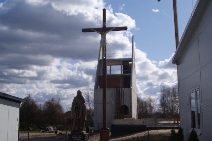 W Kaliszu budują dwa kościoły. Powstaną na Chmielniku i Dobrzecu. ZDJĘCIA