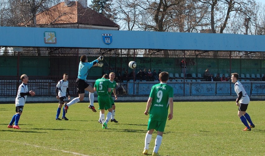 Mecz o mistrzostwo piłkarskiej V ligi: LKS Żuławy - Sokół Zblewo 1:0 (0:0)