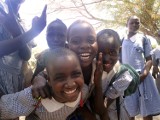 Korespondencja do Afryki. Dzieci z Polski i Kenii piszą do siebie listy [zdjęcia]