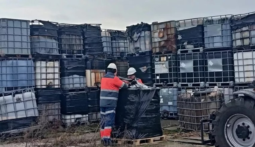 Utylizacja nielegalnego składowiska odpadów koło Chabielic