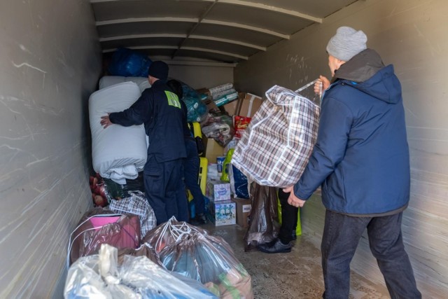Na zdjęciach naszych fotoreporterów widać trudną sytuację na granicy w Medyce, a także w Przemyślu. Kraków włączył się do pomocy i dziś przy Reymonta zbierano dary.