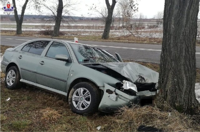 2 lutego - Kowala (pow. opolski)

Uderzeniem w drzewo zakończyła się jazda 40-latki z gm. Poniatowa. Kobieta mając ponad promil alkoholu w organizmie straciła panowanie nad pojazdem. Na szczęście kobieta nie odniosła poważnych obrażeń ciała.