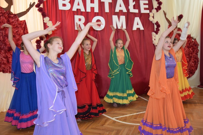 Bahtałe Roma to cykliczna impreza, organizowana w Szkole...