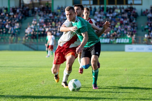 Czy pierwszoligowe szlify Dawida Flaszki w Sandecji Nowy Sącz pozwolą mu na bardzo udany sezon w barwach beniaminka Fortuna 1. Ligi PGE GKS Bełchatów?