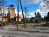 Budują drogę i parkingi wokół kościoła w Kwasowie [ZDJĘCIA]