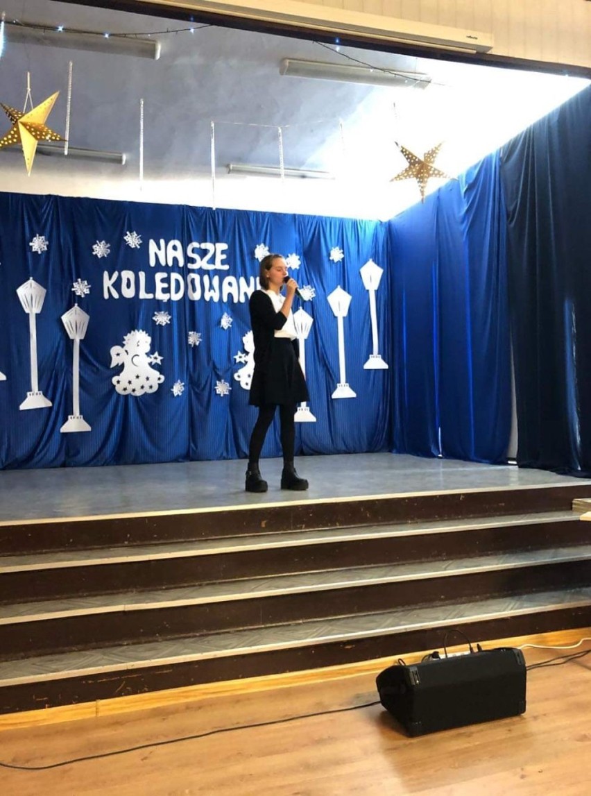 Ponad 100 uczniów wzięło udział w XII Międzyszkolnym Konkursie Kolęd i Pastorałek "Nasze kolędowanie" w SP3 