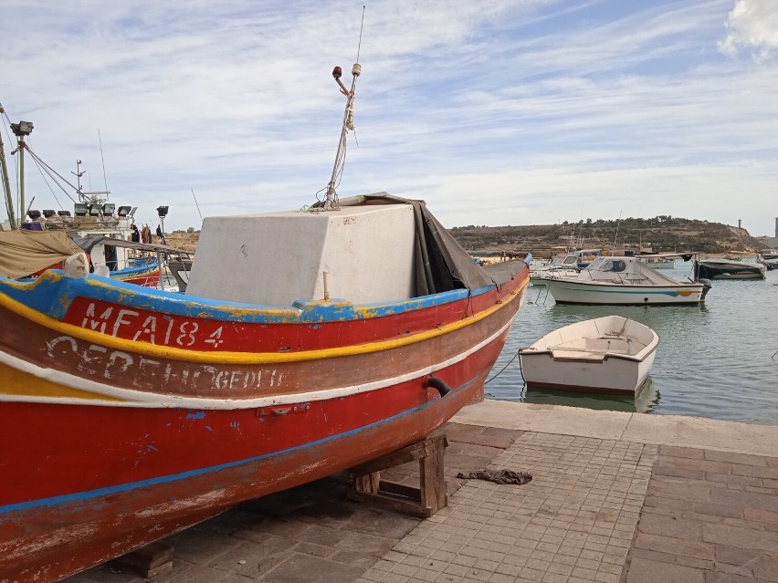 Marsaxlokk, malownicza wioska rybacka, emanuje urokiem i...