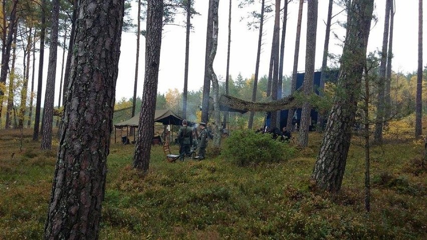 W Lasach Piaśnickich kręcą sceny zbrodni ludobójstwa do filmu "Kamerdyner"