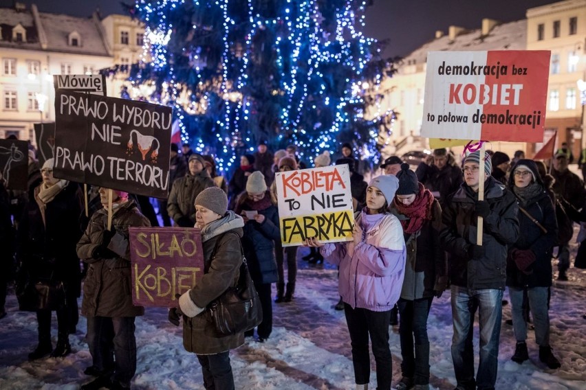 "Prawo wyboru, nie prawo terroru", "Martwa dziecka nie...