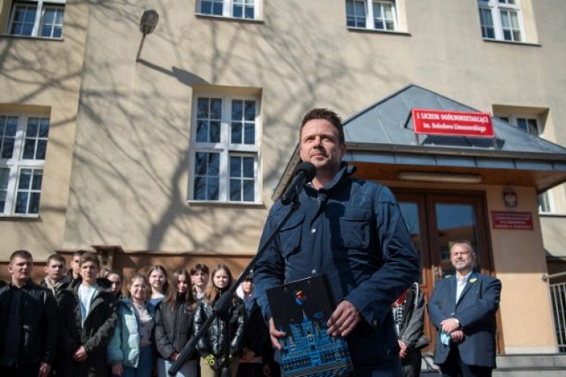 Ponad 10 tysięcy ukraińskich uczniów w warszawskich szkołach. "Pomagamy, jak możemy"