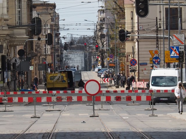 Które ulice w najbliższym czasie będą rozkopane? Gdzie wreszcie zakończą się remonty? Oto raport z łódzkich ulic i terminarz.

Czytaj dalej