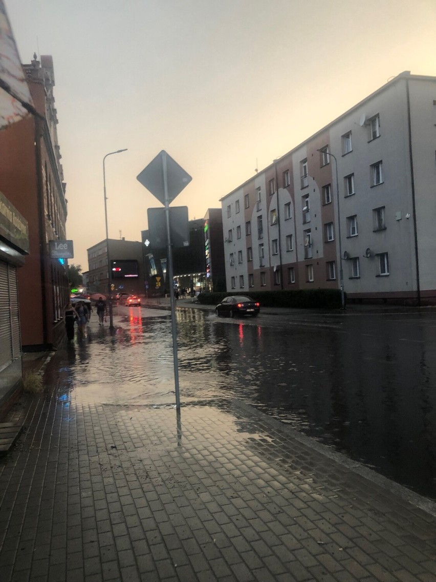 Rybnik zalany po nawałnicy, która przeszła nad miastem....