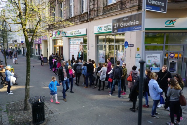 Teraz kolejki ustawiają się tylko przed najbardziej renomowanymi lodziarniami. Wkrótce - tam gdzie będzie tanio