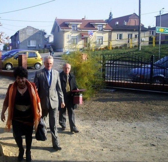 Od lewej: Anna Brużdzińska Skarbnik,Marian Zieliński Starosta,Wojciech Kotarski Sekretarz. Fot.Karol Szmagalski