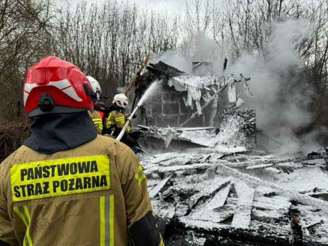 Pożar budynku przy ulicy Złotej w Kaliszu. Strażacy szybko ugasili ogień