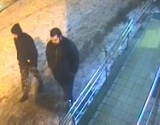 Policjanci szukają mężczyzn, którzy mogą mieć związek z pobiciem przy ul. Cystersów w Gdańsku Oliwie [zdjęcia, wideo]