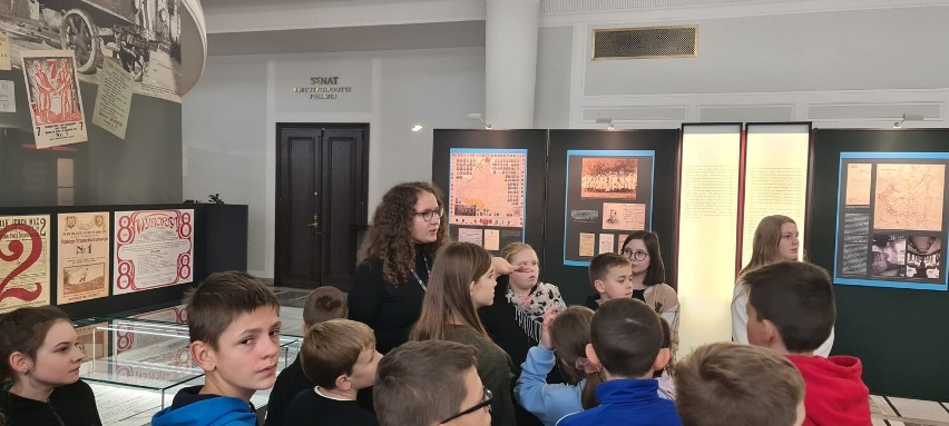 Uczniowie z Daszyny odwiedzili m.in. Sejm i Senat, Muzeum...