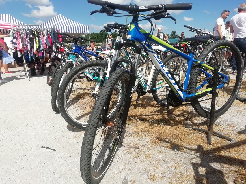 Szukasz roweru dla siebie lub dziecka? Wybierz się na giełdę Załęże. Rowerów wszelkiego rodzaju do wyboru, do koloru