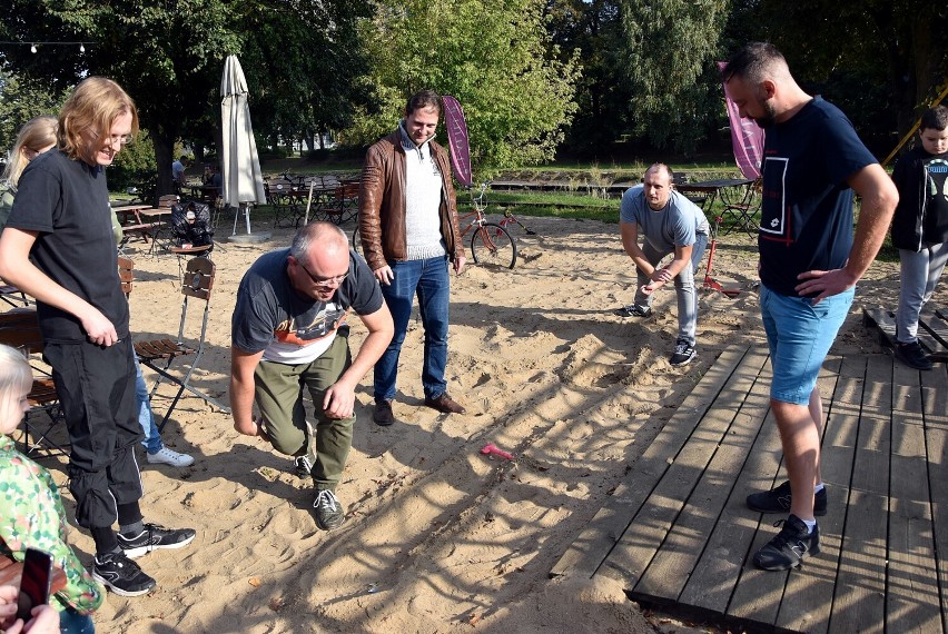 W Parku na Wyspie w Pile najpierw był turniej w kapsle, a potem Pilska Piwna Mila. Zobaczcie zdjęcia