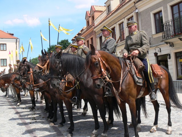 Ułani na koniach prezentowali się bardzo dostojnie.