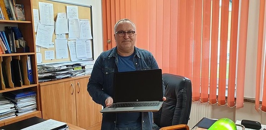 Urząd miasta w Krośnie kupił laptopy dla uczniów w ramach programu "Zdalna Szkoła"