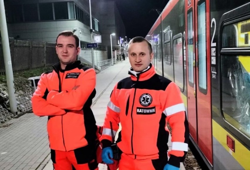 Studenci Akademii Kaliskiej zostali wolontariuszami w pociągu ratowniczym. ZDJĘCIA